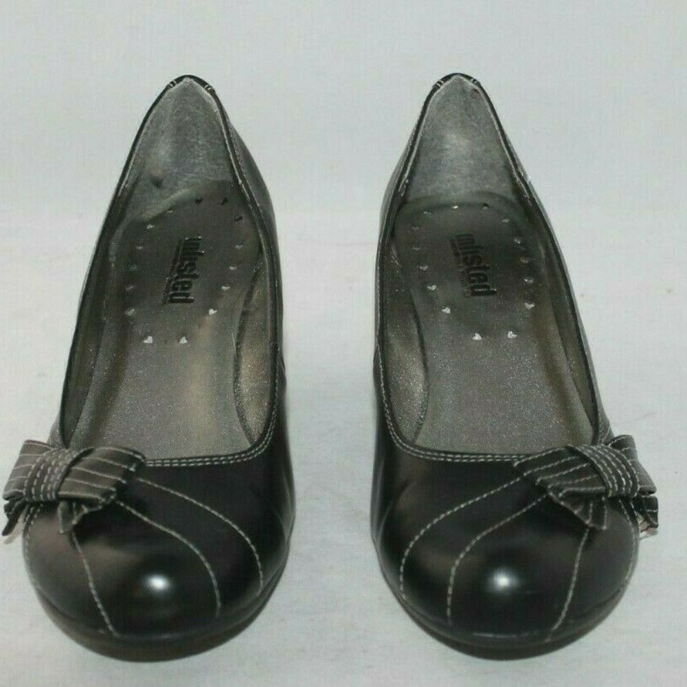 Kenneth Cole Unlisted Low Heel Pumps